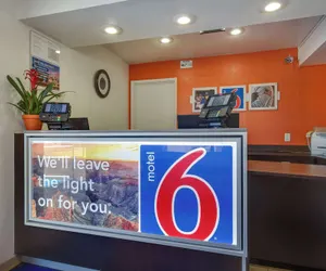 Photo 3 - Motel 6 Tempe, AZ - Broadway - ASU