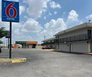 Photo 2 - Motel 6 Odessa, TX