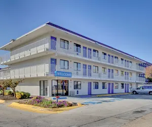 Photo 2 - Motel 6 Capitol Heights, MD - Washington