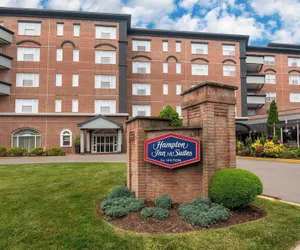 Photo 2 - Hampton Inn & Suites Stamford