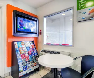 Photo 4 - Motel 6 Chino, CA - Los Angeles Ontario