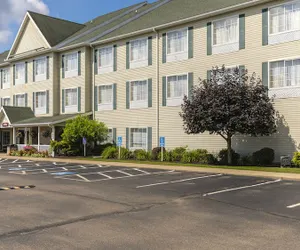 Photo 2 - Coshocton Village Inn and Suites