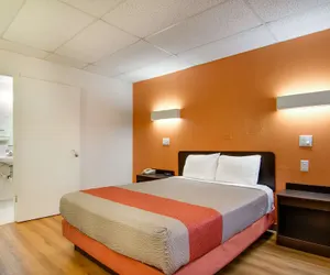Photo 4 - Motel 6 Salina, KS