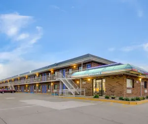 Photo 2 - Motel 6 Salina, KS