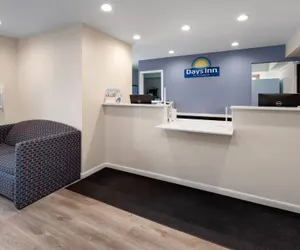 Photo 3 - Days Inn by Wyndham Mackinaw City/Bridgeview Area