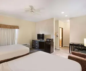 Photo 2 - Days Inn by Wyndham Mackinaw City/Bridgeview Area
