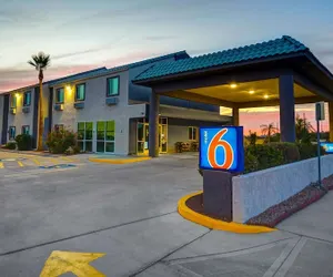 Photo 2 - Motel 6 Lake Havasu, AZ - Lakeside