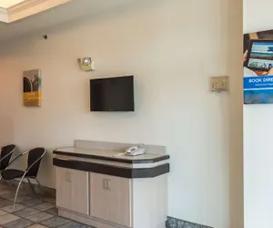 Photo 4 - Motel 6 Dale, IN