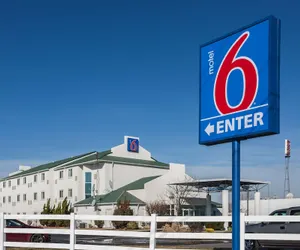 Photo 2 - Motel 6 Dale, IN