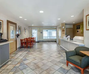 Photo 5 - Econo Lodge