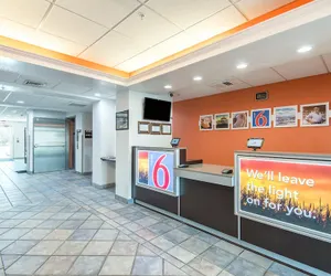 Photo 2 - Motel 6 Junction City, KS