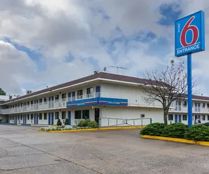 Photo 2 - Motel 6 Fredericksburg, VA - North