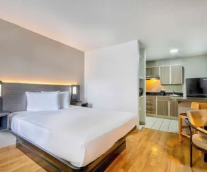 Photo 2 - Studio 6 San Antonio, TX - Six Flags