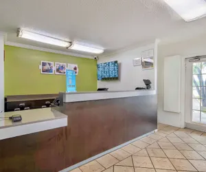 Photo 3 - Studio 6 San Antonio, TX - Six Flags