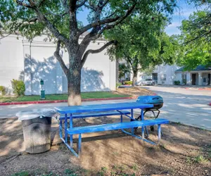 Photo 5 - Studio 6 San Antonio, TX - Six Flags