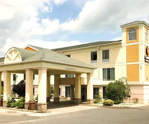 Photo 2 - Comfort Inn & Suites Near Pocono Mountains