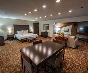 Photo 5 - Christopher Inn and Suites