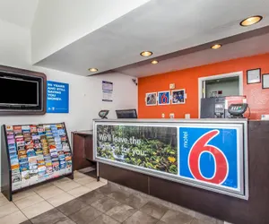 Photo 3 - Motel 6 Fairfield, CA - North