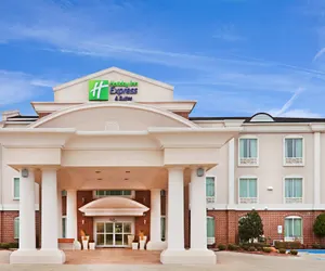 Photo 2 - Holiday Inn Express & Suites Waxahachie, an IHG Hotel