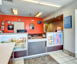 Photo 4 - Motel 6 Norfolk, VA