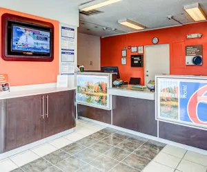 Photo 3 - Motel 6 Norfolk, VA