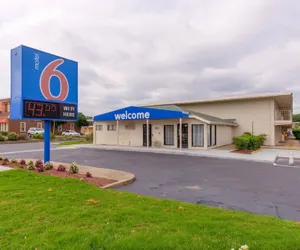 Photo 2 - Motel 6 Norfolk, VA