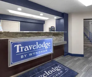 Photo 3 - Travelodge by Wyndham Madison Heights MI