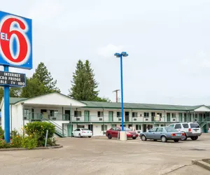 Photo 2 - Motel 6 Albany, OR