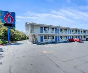 Photo 2 - Motel 6 Bellingham, WA