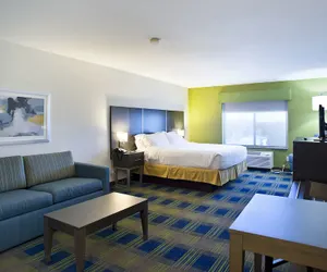 Photo 3 - Holiday Inn Express Hotel & Suites Vermillion, an IHG Hotel