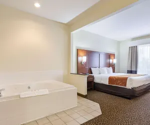 Photo 5 - Quality Suites Springdale West I-49