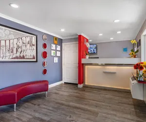 Photo 3 - The Orchard Hotel