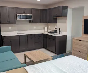 Photo 5 - Days Inn by Wyndham Champaign/Urbana