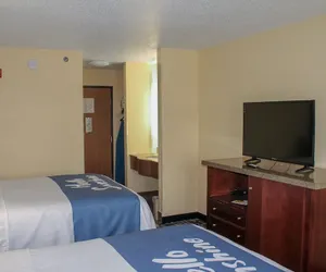 Photo 4 - Days Inn by Wyndham Batavia Ohio