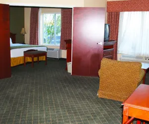 Photo 3 - Magnuson Hotel Commerce