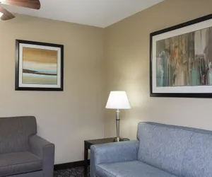 Photo 3 - Holiday Inn Express Gas City by IHG