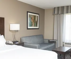 Photo 4 - Holiday Inn Express Gas City by IHG