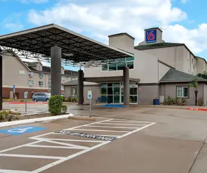 Photo 2 - Motel 6 Pharr, TX