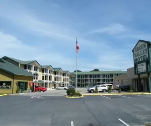 Photo 2 - Green Valley Motel