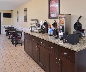 Photo 4 - Econo Lodge Kennewick Tri-Cities