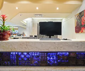 Photo 4 - Luana Waikiki Hotel & Suites