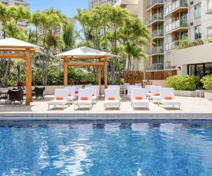 Photo 2 - Luana Waikiki Hotel & Suites
