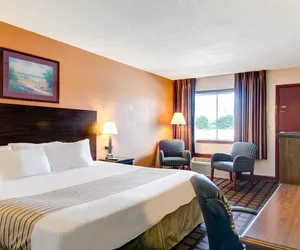 Photo 5 - Econo Lodge Sharon - Foxborough
