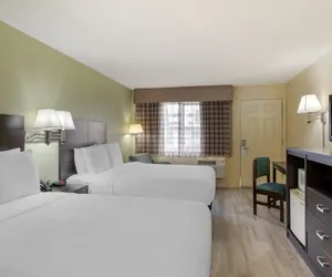 Photo 5 - University Inn & Suites