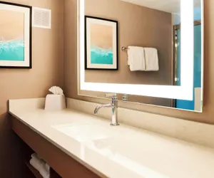 Photo 4 - CasaBlanca Resort and Casino