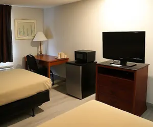 Photo 4 - Raceway Inn