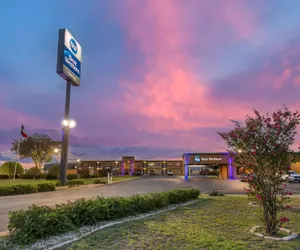 Photo 2 - Best Western Taylor Inn