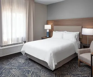Photo 4 - Candlewood Suites St Robert by IHG