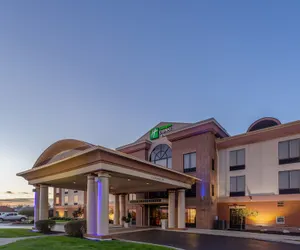 Photo 2 - Holiday Inn Express Hotel & Suites Bowling Green, an IHG Hotel