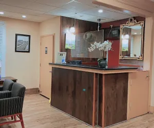 Photo 4 - District Hotel